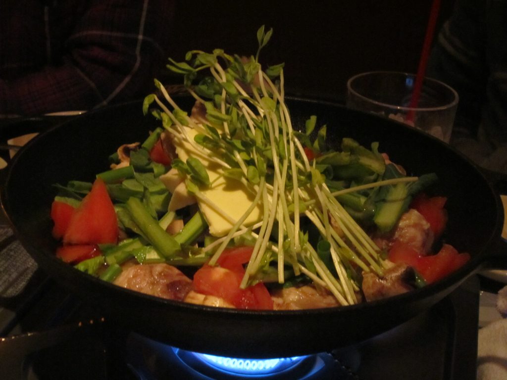 寒い日は「チキンヘッカ鍋」で温まろ～　　アロハテーブル